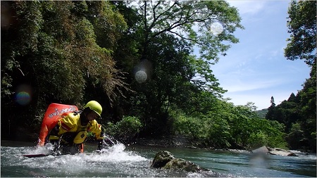 PFD アストラル シーウルフ kayak 2016 rockstar 5181.jpg PFD アストラル シーウルフ kayak 2016 rockstar 5181.jpg